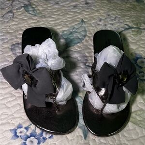 Simply Vera/Vera Wang Stylish Gray Jewel Bow Women's Sandals